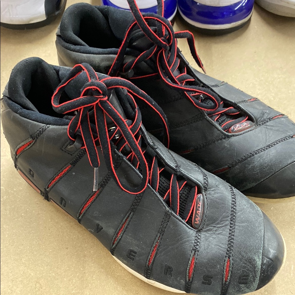 Converse Dwyane Wade Basketball Shoes From 2000s Vintage Size 9